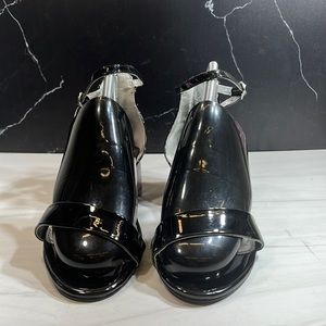 Nina Open Toe Block Heel Black sz 6